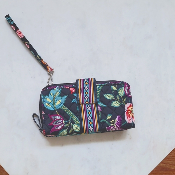 Vera Bradley Handbags - Vera Bradley wristlet